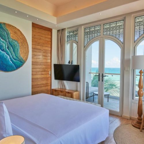 The longer you stay, the less you pay