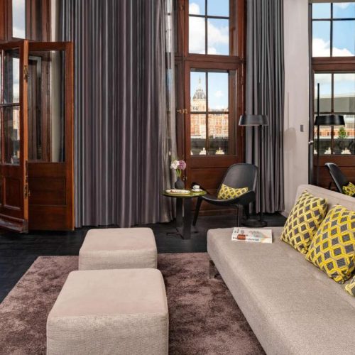 The longer you stay, the less you pay